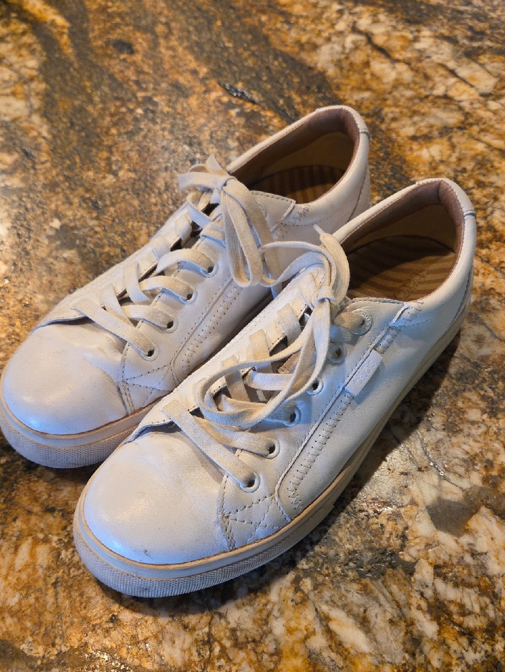 TAOS Plim Soul Casual White Leather Lace-Up Sneakers